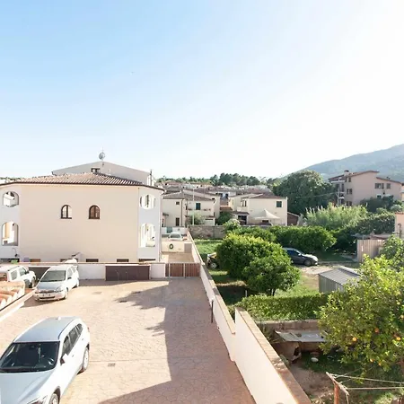 Comodita Di Recente Costruzione Con Posto Auto Apartamento