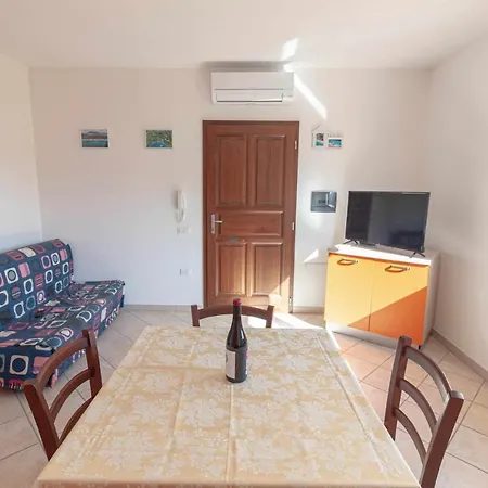 Comodita Di Recente Costruzione Con Posto Auto Orosei