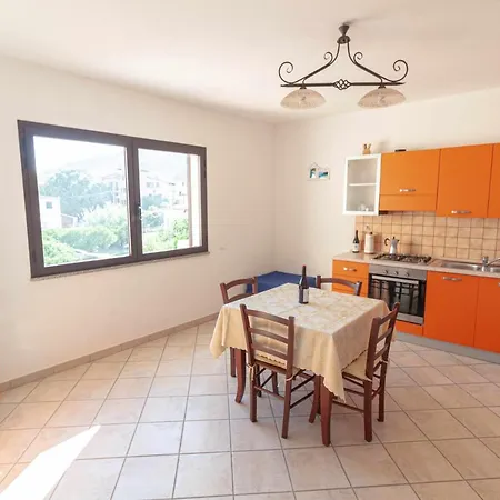 Comodita Di Recente Costruzione Con Posto Auto Apartamento Orosei