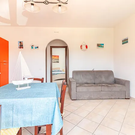 Comodita Di Recente Costruzione Con Posto Auto Apartamento